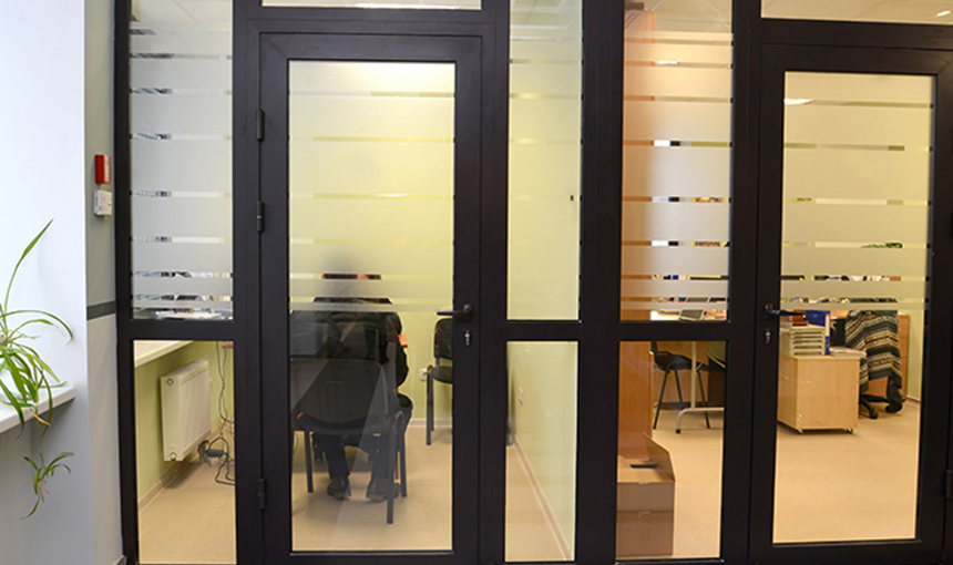5 Places Where You Must Have Soundproof Glass